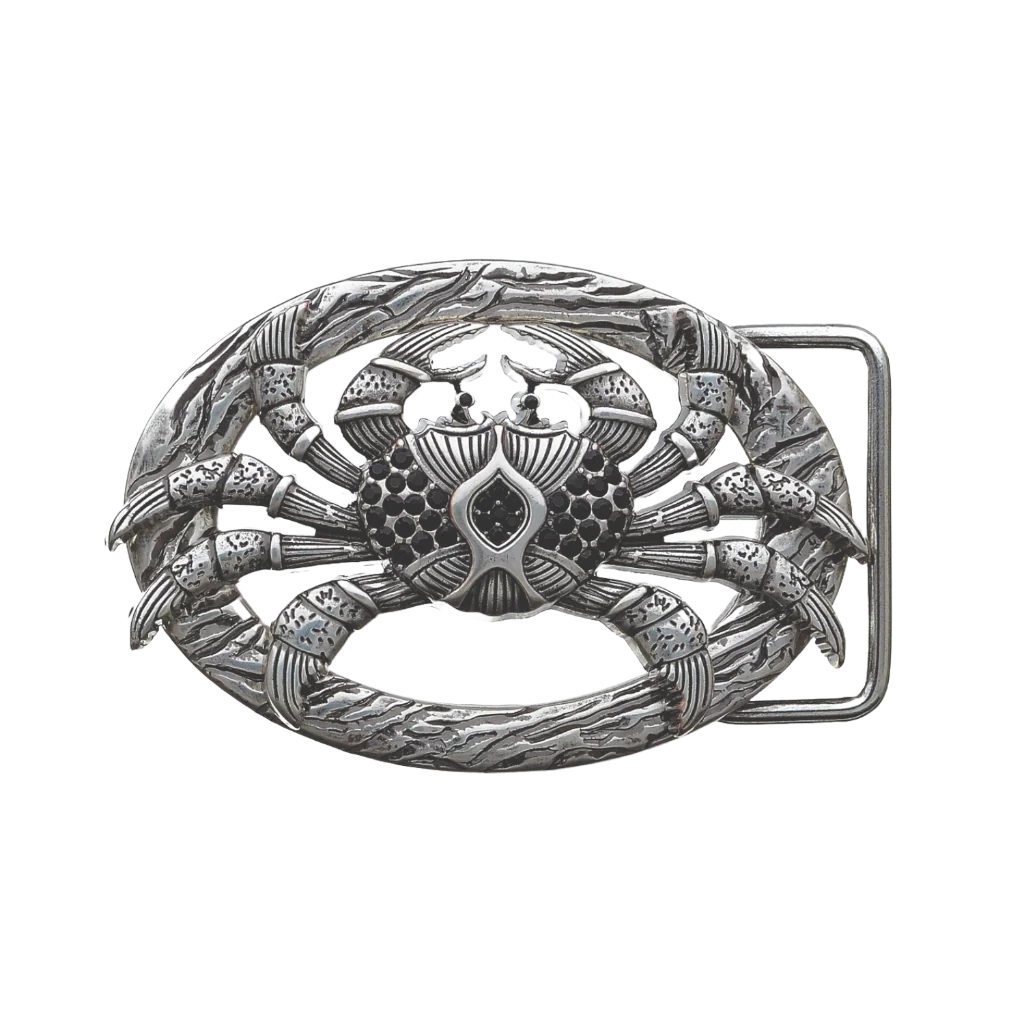 Detailed oval silver crab belt buckle with a textured stone-like border, a unique fashion accessory with an animal-themed Italian design.