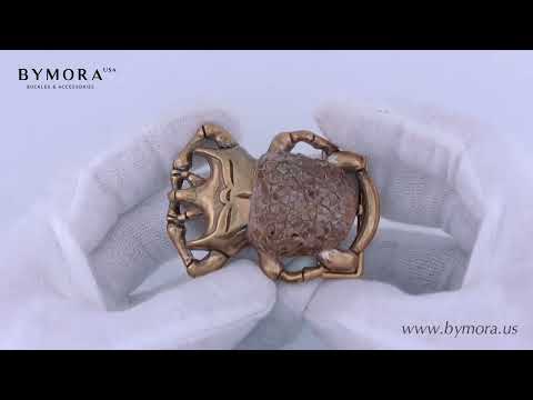 Load video: Scarab 40mm Belt Buckle – Old Gold Finish + Cracked Raw Tagnipis Mother of Pearl